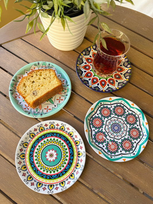 Bundle of 4 small plates