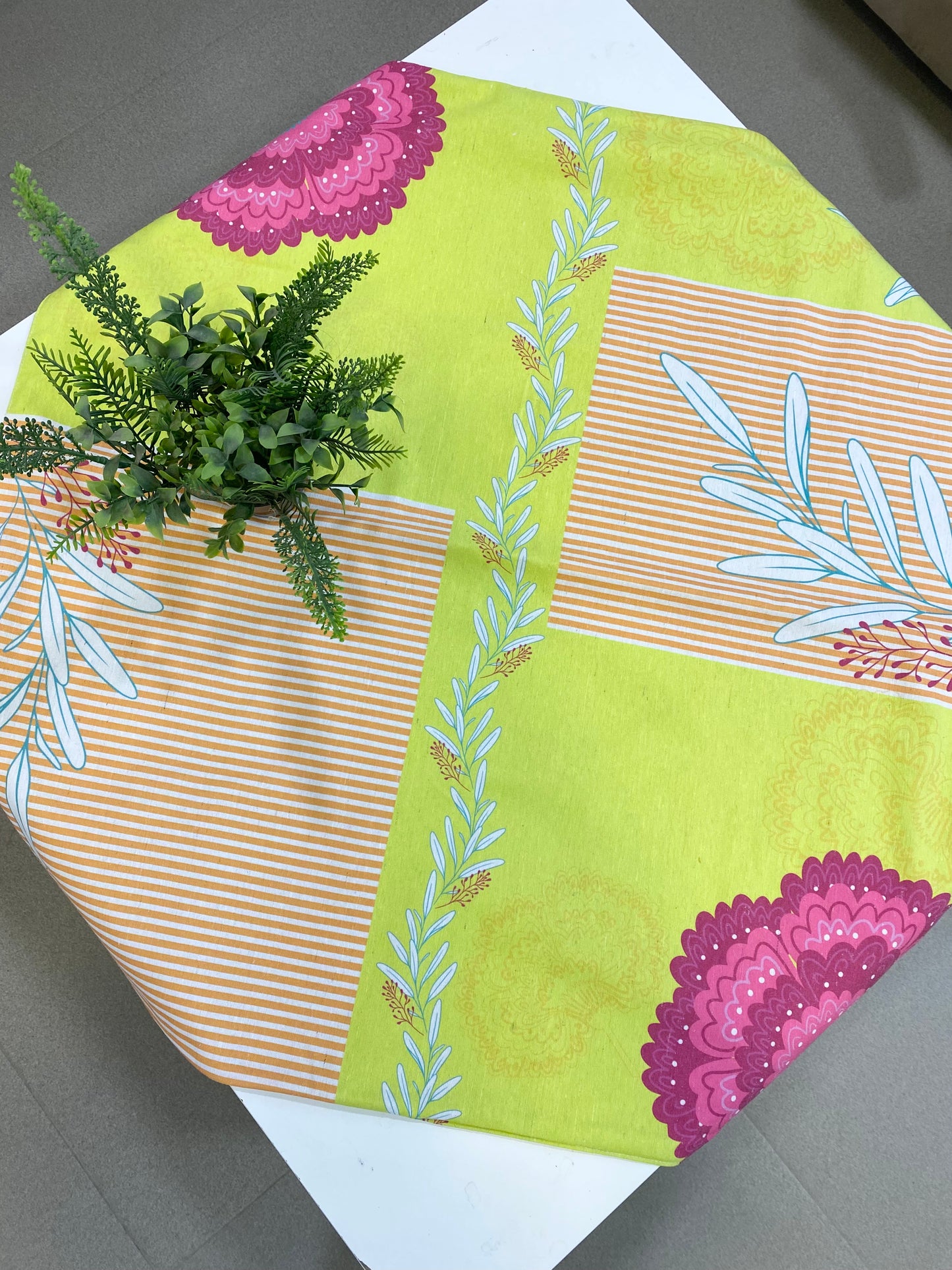 Table-cover 15280